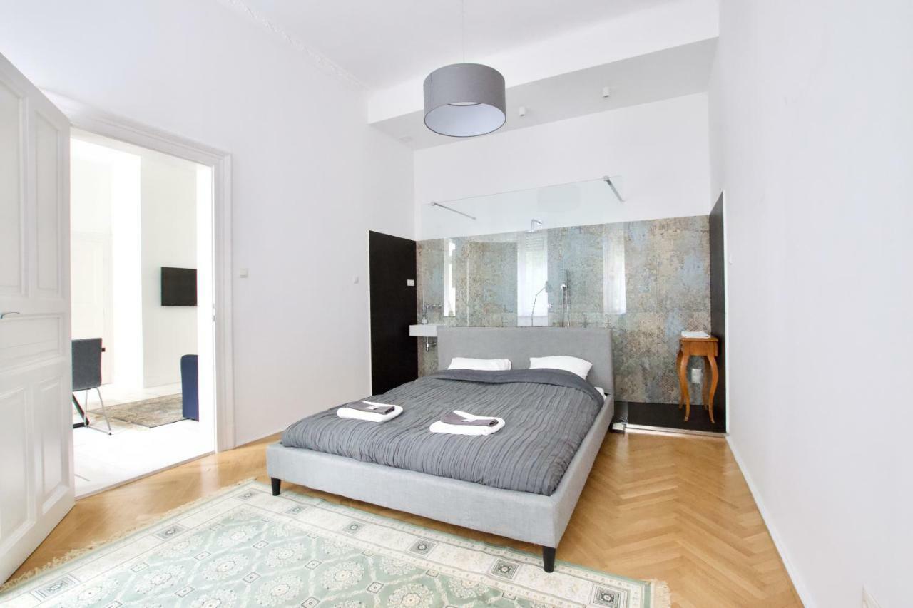 Luxury Apartment By Hi5 - Oktober 6 Street Budapeşte Dış mekan fotoğraf